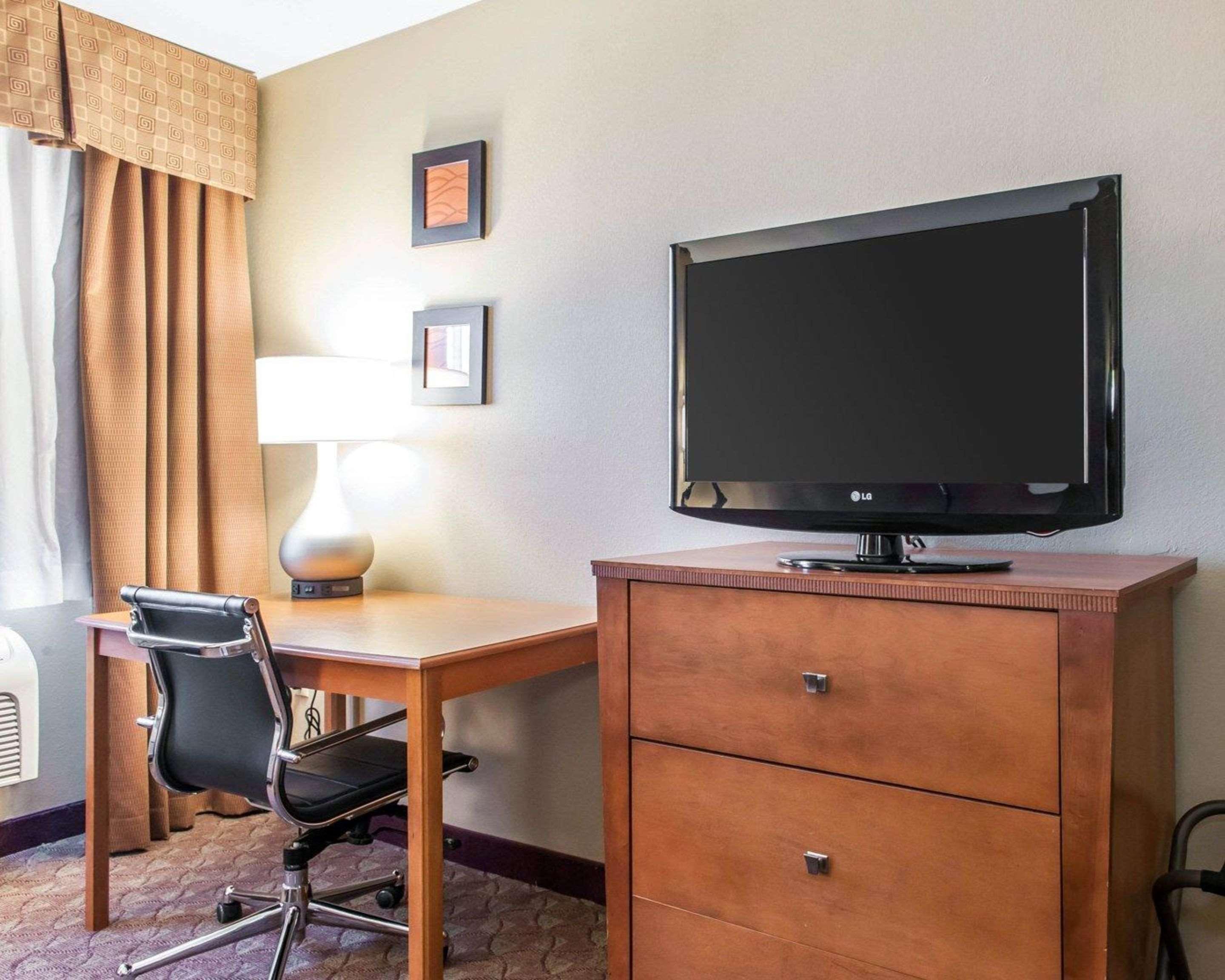 Comfort Inn & Suites Napoleon Esterno foto