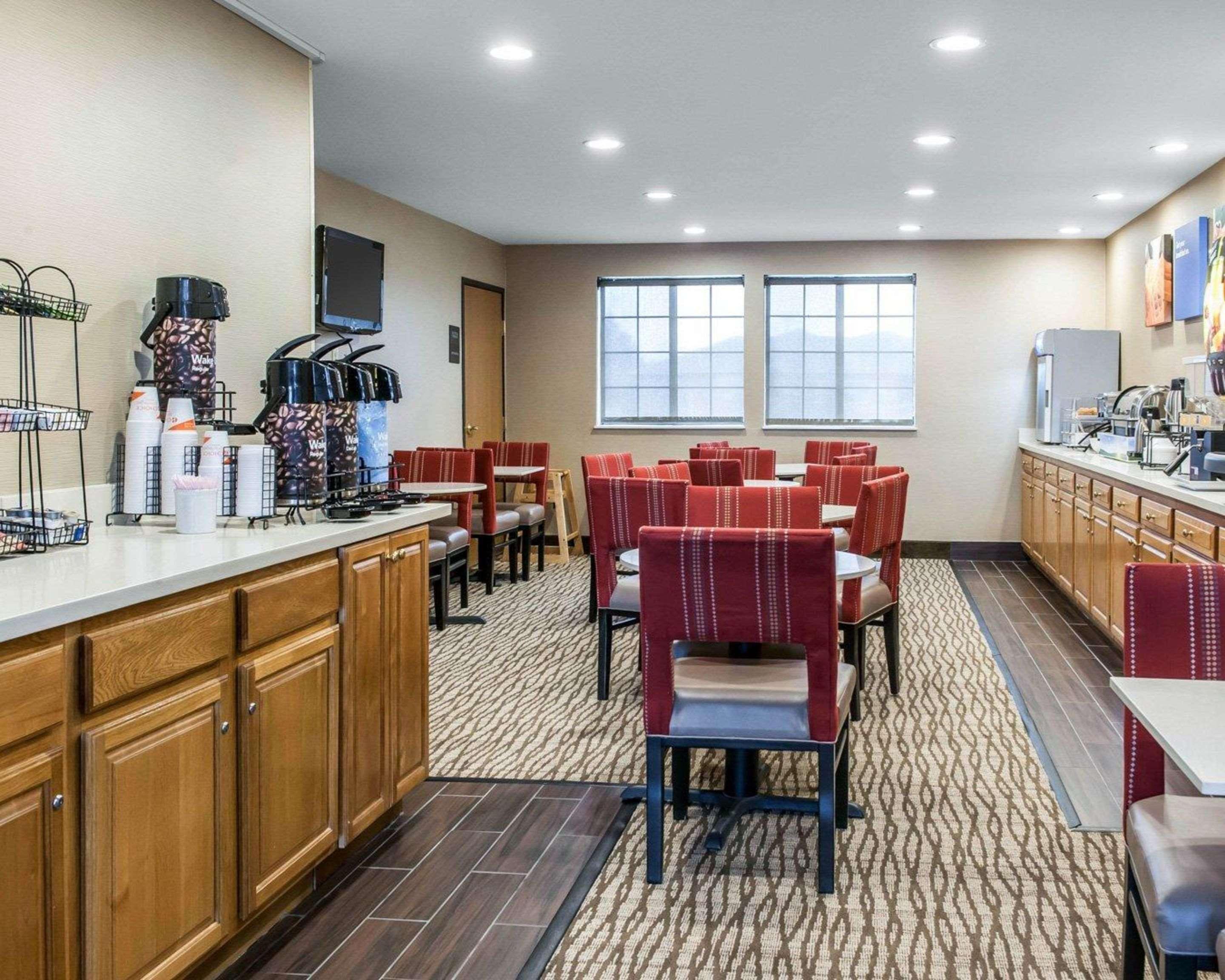 Comfort Inn & Suites Napoleon Esterno foto