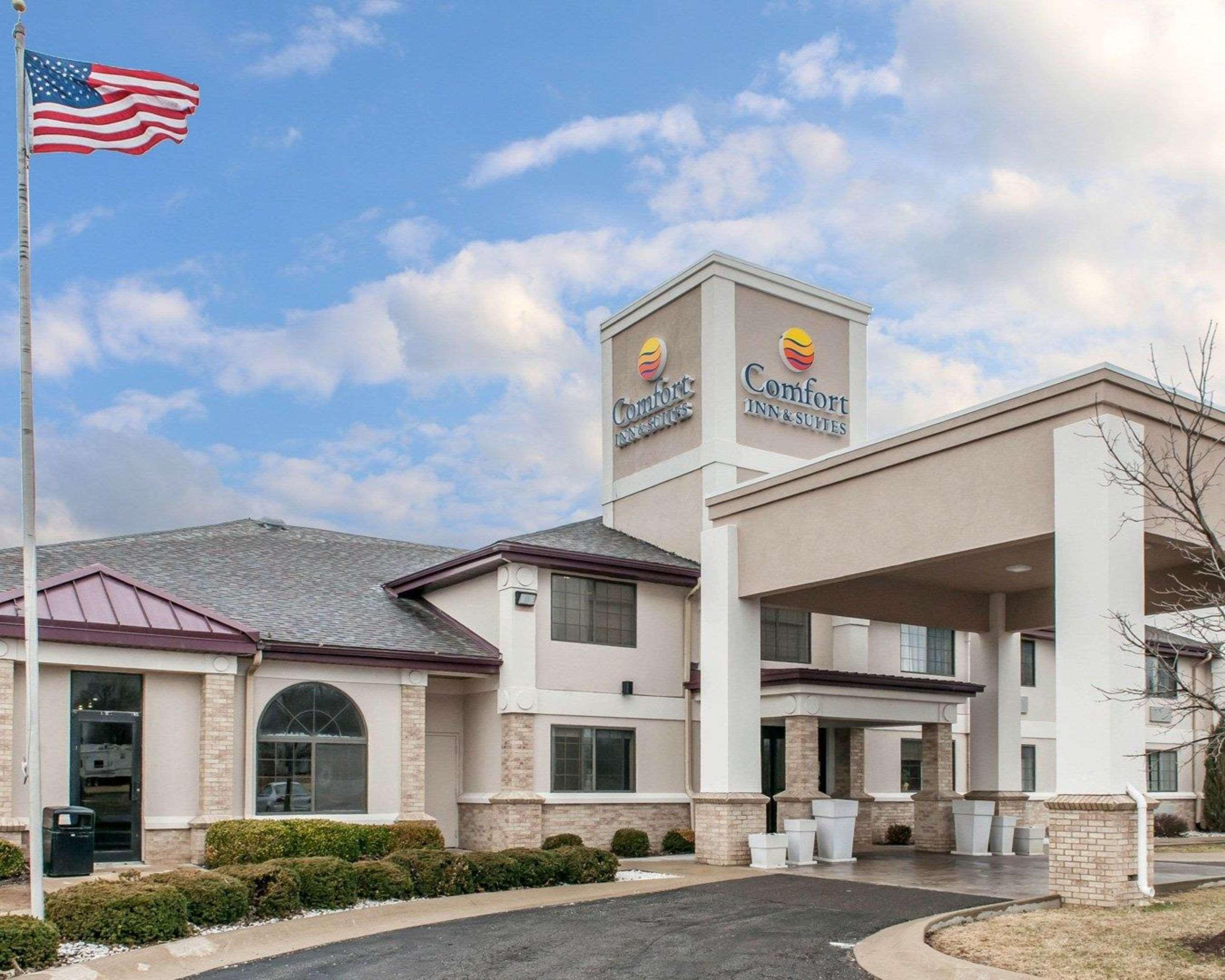 Comfort Inn & Suites Napoleon Esterno foto